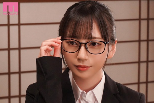 痴女に変身する会社の後輩の七沢みあ。